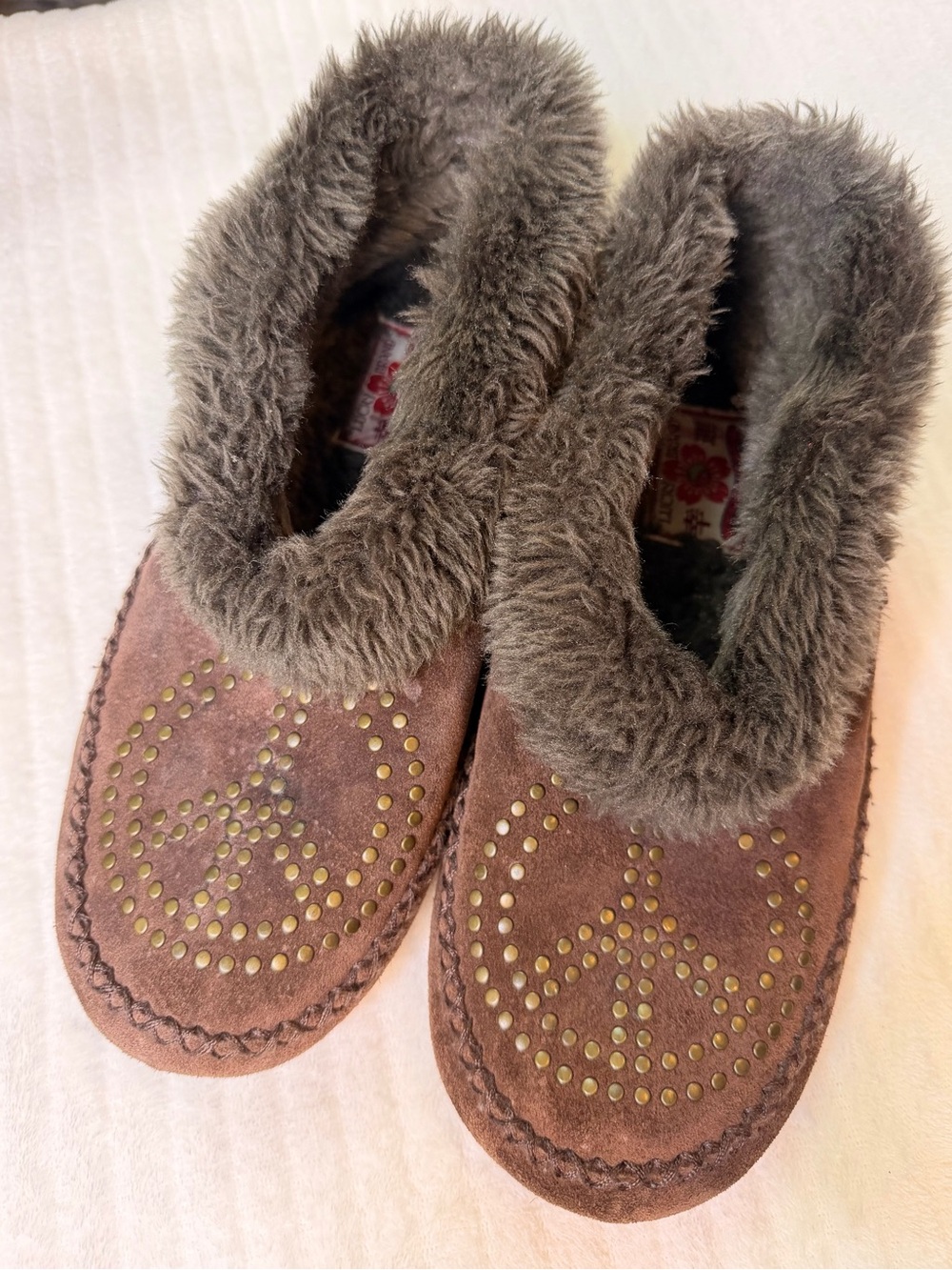 Lucky Brand Vintage Boho Suede Moccasin Slippers Peace Sign Studded Brown Size 8